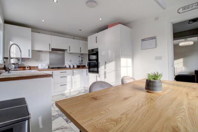 Kitchen Diner 2