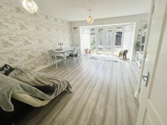 Lounge-Dining Room