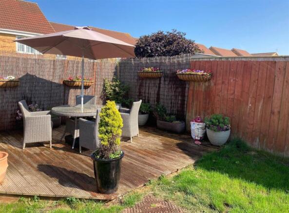 21 St Helens decking 3.jpg