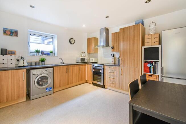 Park Way, Newbury, Berkshire, RG14 photo 2