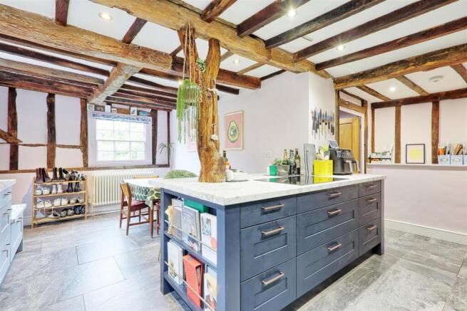 IMG_5344_5_6_easyHDR-interior3.jpg