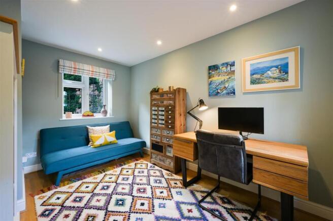 Holly Lane East, Banstead, Surrey photo 4