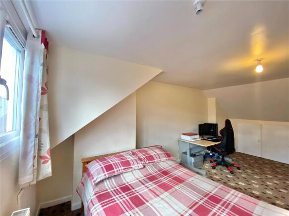 3 bed House to rent Image 11