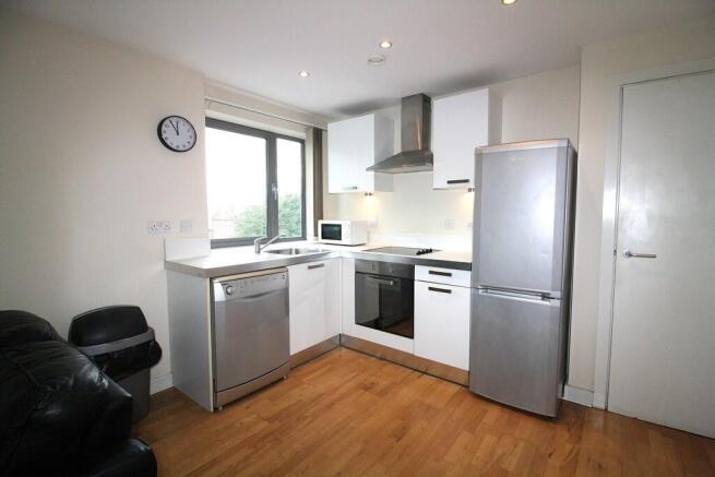 1 bed Apartment to rent Image 2