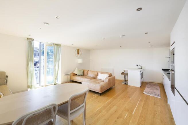 Living room ()