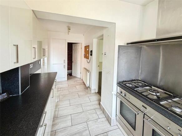 3 bed Semi-Detached for sale Image 8
