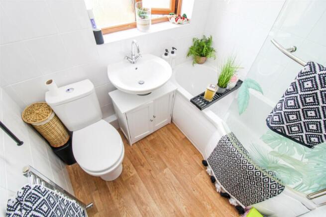 HOUSE BATHROOM/W.C.