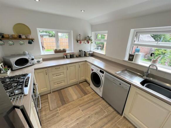 Kitchen A.JPG