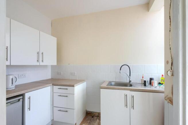 3 bed Terraced for sale Image 5