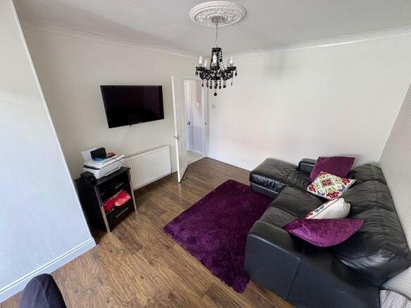 3 bed Semi-Detached for sale Image 8