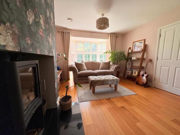 4 bed Detached for sale Image 4