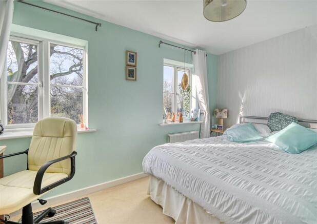 75 Rastrick Close-10.jpg