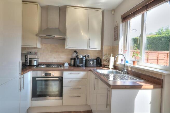 Kitchen Area (Custom).jpg
