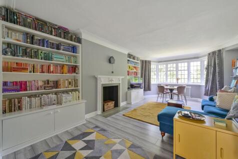 Portsmouth Road, Putney Heath, London, SW15