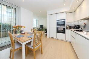 Flat 2, 2 Fitzroy Court, Garnet Place, West Drayton UB7 7GB