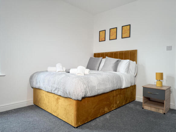 5 bed House to rent Image 12