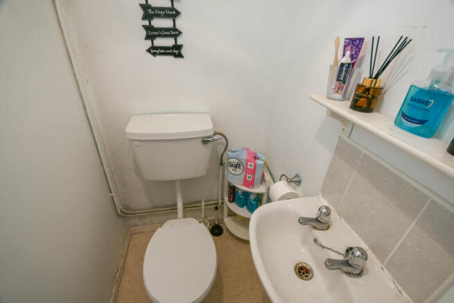 3 bed Terraced for sale Image 8