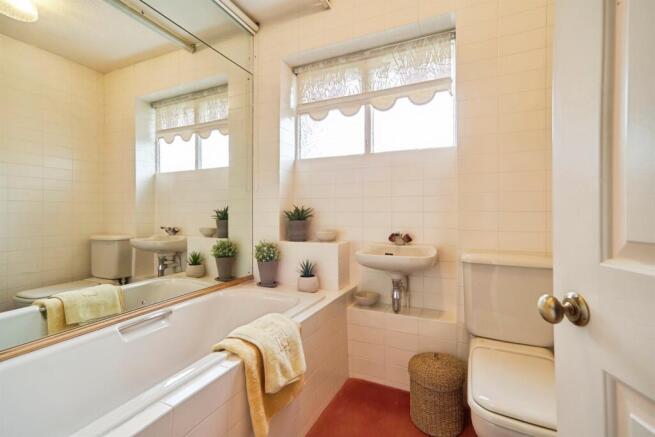 2 bed Semi-Detached Bungalow for sale Image 11