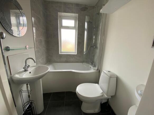 2 bed Semi-Detached to rent Image 5