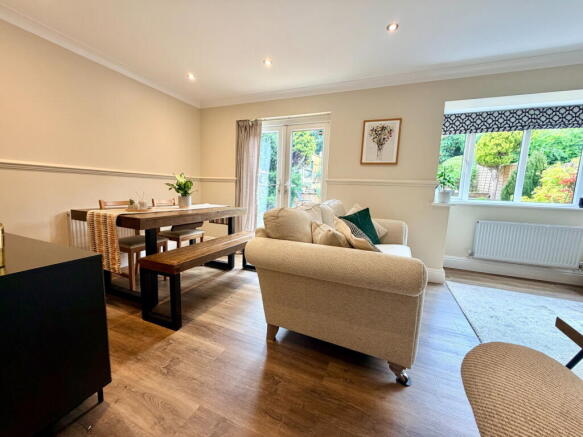 4 bed Detached for sale Image 6