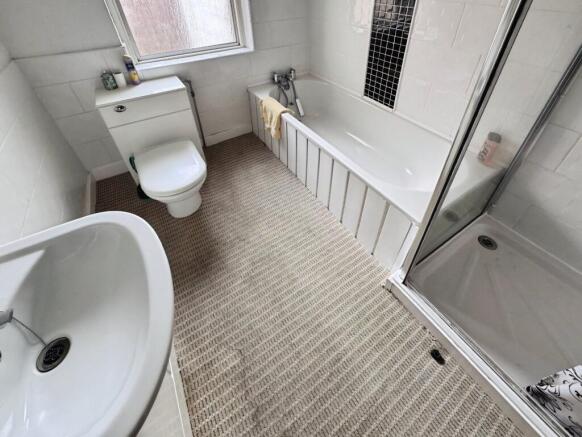 3 bed Bungalow for sale Image 11