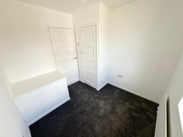 3 bed Semi-Detached to rent Image 11