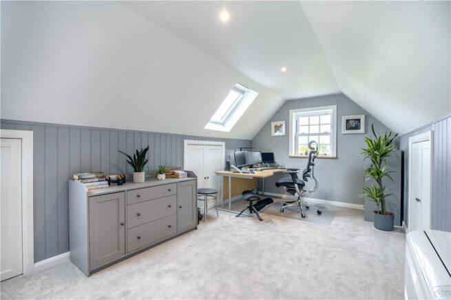 5 bed House for sale Image 12