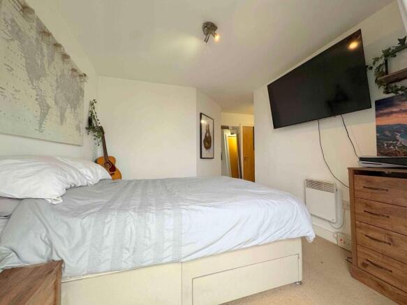 3 bed Apartment for sale Image 10
