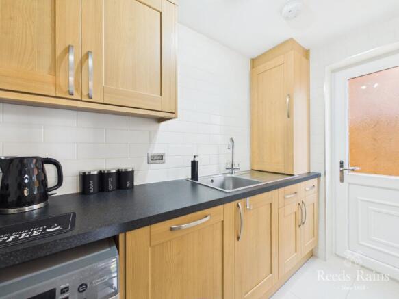 6 bed Detached for sale Image 11