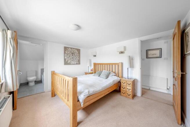 3 bed Detached for sale Image 8