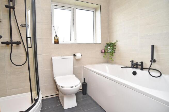 3 bed Semi-Detached for sale Image 9