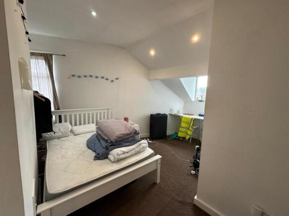 5 bed End of Terrace to rent Image 4
