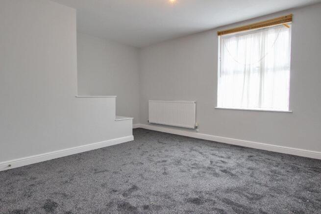 3 bed House to rent Image 8