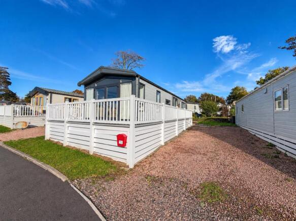 98B Seaview Avenue Seaton Estate Hidden En Suite-1