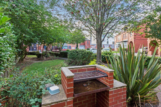 5 bed Flat to rent Image 10