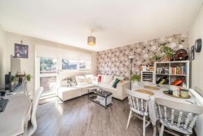 40, Sandbach Place, London SE18 7EX