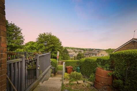 Half Mile Lane, LEEDS
