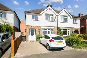 3, Knole Grove, East Grinstead RH19 2AL