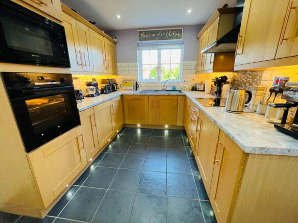 Salters Way, Penistone, Sheffield, S36 6UE photo 5