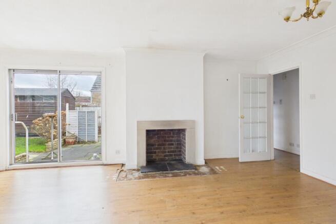 CAM04201G0-PR0147-STILL001