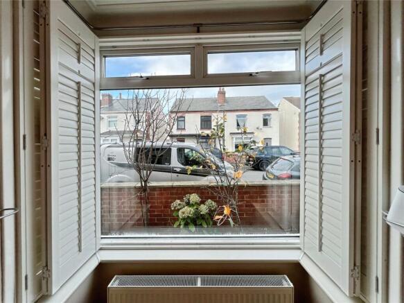3 bed House to rent Image 8