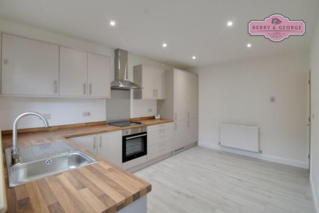 KITCHEN / DINER