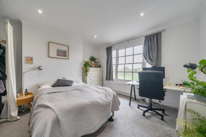 1435137-1-69cbd97...