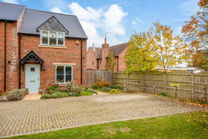 4, Walnut Close, Warwick CV35 0DR