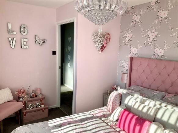 bed 1 pic3.jpg