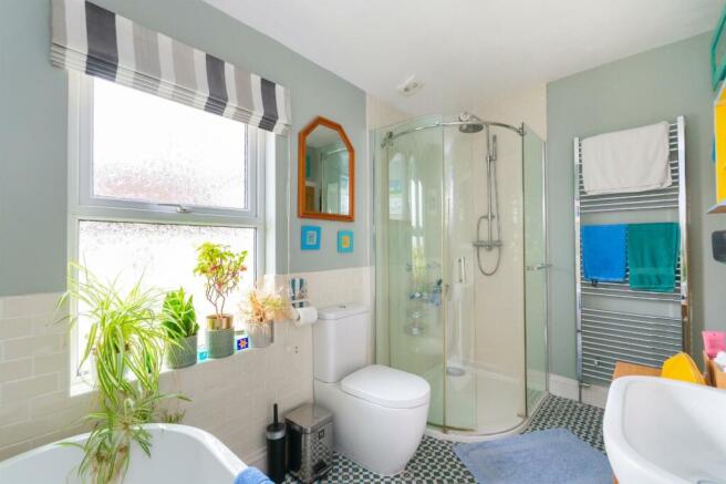 DAORYLUAEB09 - Bathroom A.jpg