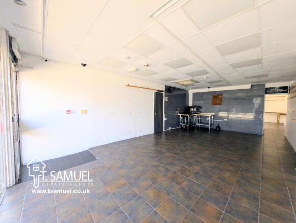Ground floor entrance retail area 1