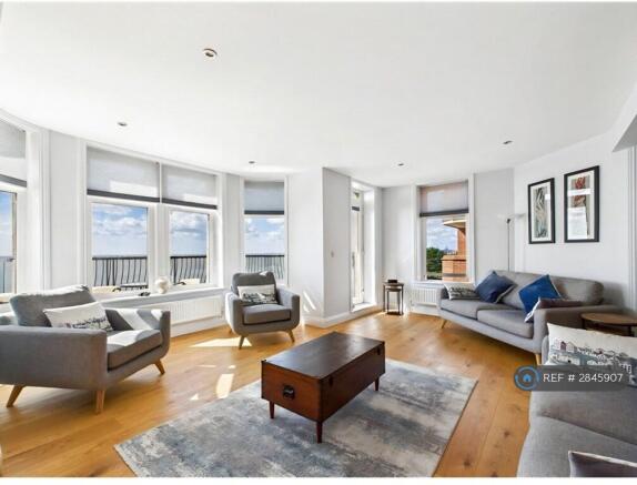 Lounge & Balcony Access