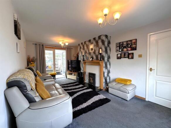 Generous Living Room 518