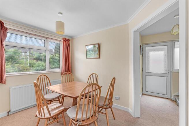 3 bed Link Detached House for sale Image 4